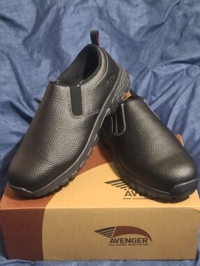 Avenger Flight Low Leather Safety-Toe, New In Box!  Mens 9, 10 & 11 Available!